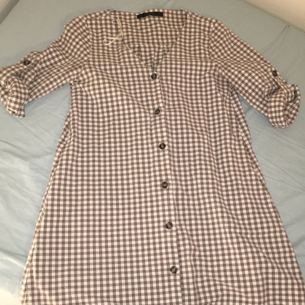 Zara v-neck checked button dress with pockets